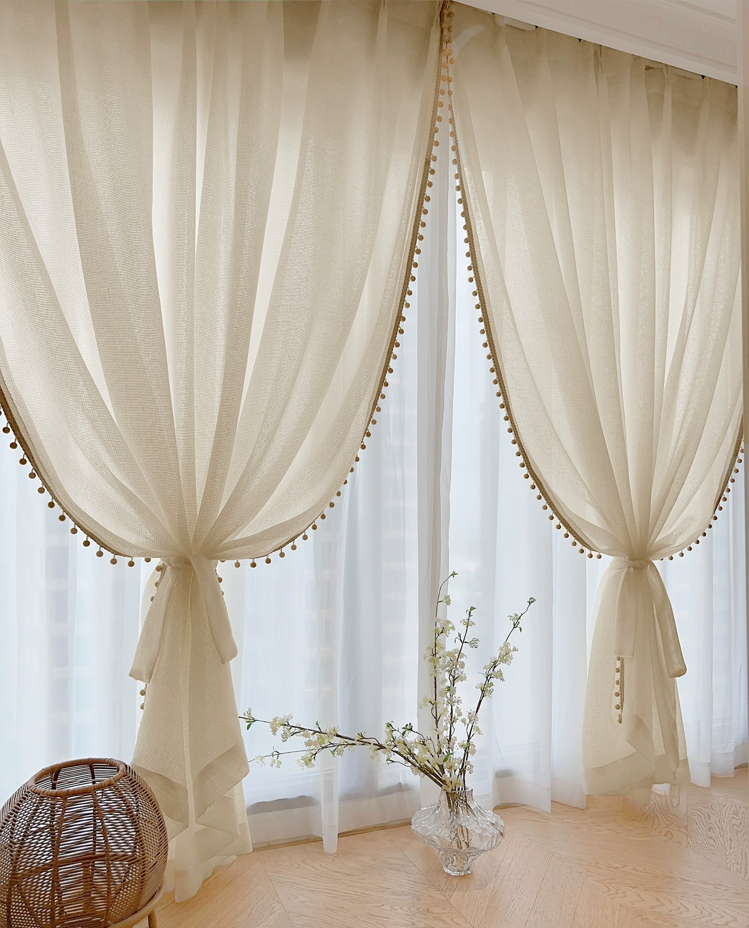 French Romantic Style Sheer Curtain with Wooden Beam Trim