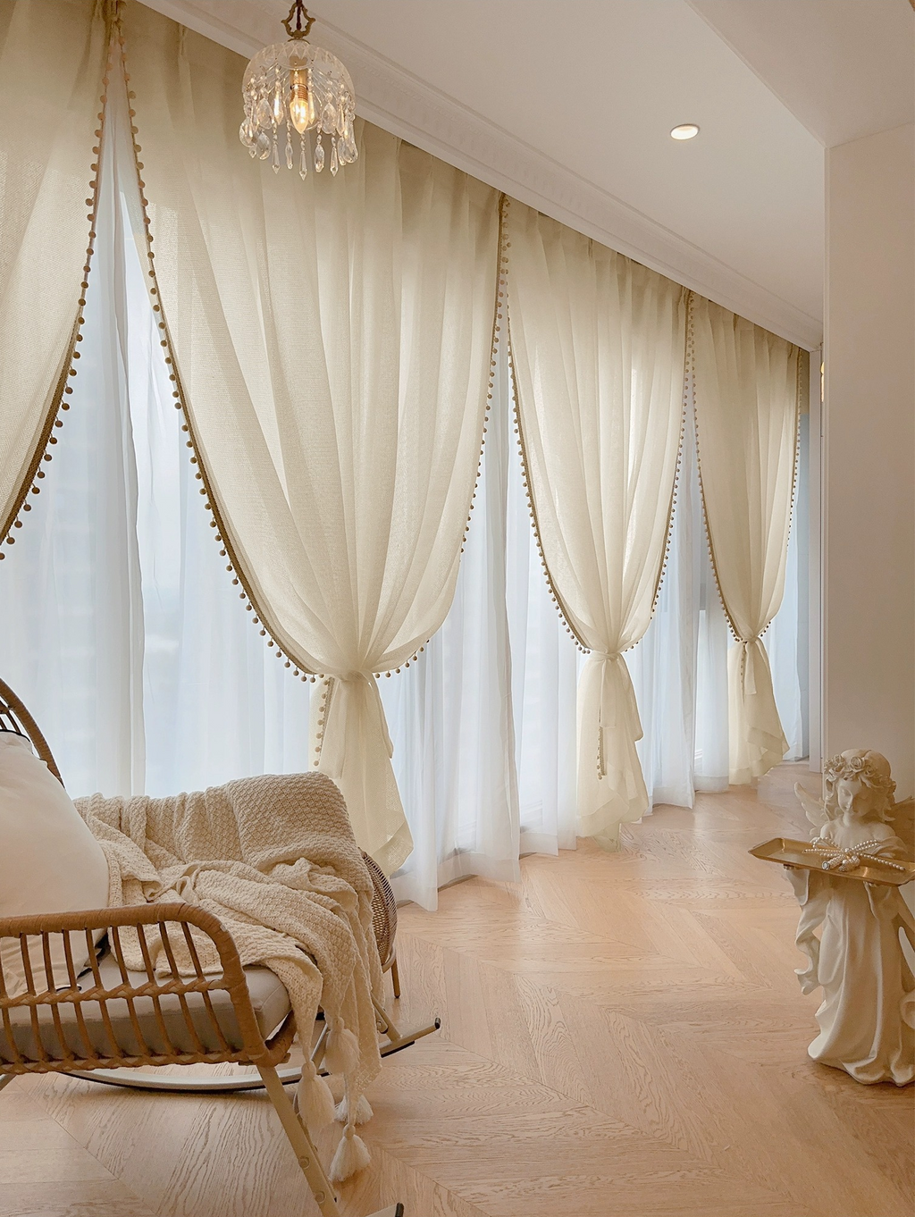 French Romantic Style Sheer Curtain with Wooden Beam Trim