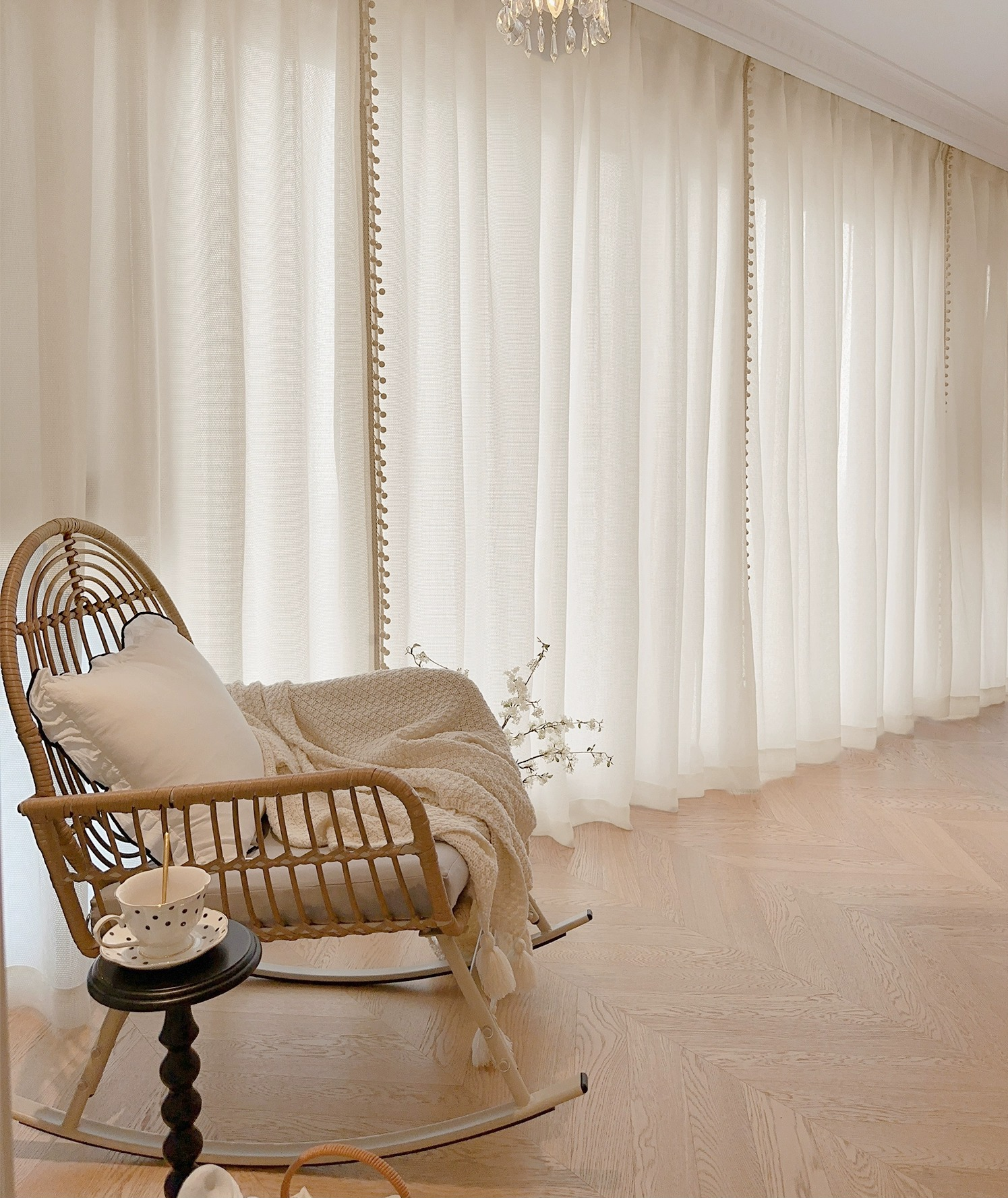 French Romantic Style Sheer Curtain with Wooden Beam Trim